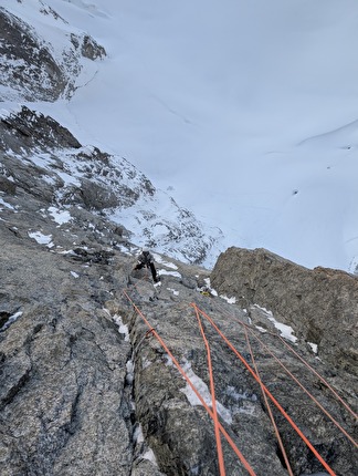 Les Barbares, Pré de Bar, Mont Blanc, Léo Billon, Enzo Oddo - The first ascent of 'Les Barbares 3' on Pré de Bar, Mont Blanc massif (Léo Billon, Enzo Oddo 18-20/02/2025)