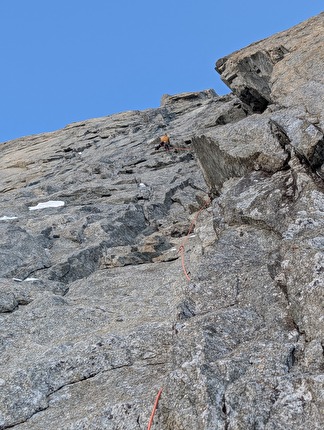 Les Barbares, Pré de Bar, Mont Blanc, Léo Billon, Enzo Oddo - The first ascent of 'Les Barbares 3' on Pré de Bar, Mont Blanc massif (Léo Billon, Enzo Oddo 18-20/02/2025)