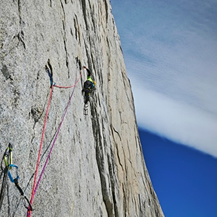 CAI Eagle Team Patagonia 2025, Cerro Pier Giorgio - CAI Eagle Team Patagonia 2025: sulla parete nordovest del Cerro Piergiorgio (Matteo Della Bordella, Dario Eynard,  Mirco Grasso 02/2025)