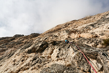 Seconda Pala di San Lucano, Dolomiti, Martin Dejori, Titus Prinoth, Alex Walpoth - L'apertura di 'Un Mondo a parte' sulla Seconda Pala di San Lucano, Dolomiti (Martin Dejori, Titus Prinoth, Alex Walpoth 27-29/10/2024)