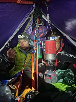 Cerro Piergiorgio, Patagonia, CAI Eagle Team, Matteo Della Bordella, Dario Eynard, Mirco Grasso - La salita di 'Gringos Locos' sulla parete nordovest del Cerro Piergiorgio in Patagonia (Matteo Della Bordella, Dario Eynard, Mirco Grasso 02/2025)