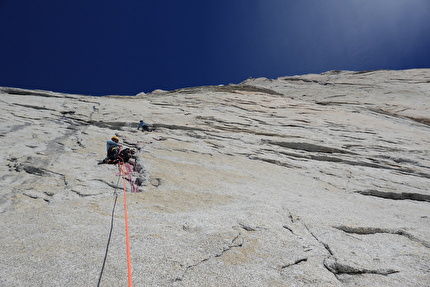 Cerro Piergiorgio, Patagonia, CAI Eagle Team, Matteo Della Bordella, Dario Eynard, Mirco Grasso - La salita di 'Gringos Locos' sulla parete nordovest del Cerro Piergiorgio in Patagonia (Matteo Della Bordella, Dario Eynard, Mirco Grasso 02/2025)