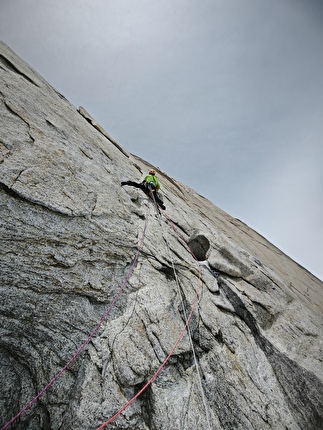 Cerro Piergiorgio, Patagonia, CAI Eagle Team, Matteo Della Bordella, Dario Eynard, Mirco Grasso - La salita di 'Gringos Locos' sulla parete nordovest del Cerro Piergiorgio in Patagonia (Matteo Della Bordella, Dario Eynard, Mirco Grasso 02/2025)