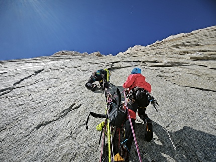 Cerro Piergiorgio, Patagonia, CAI Eagle Team, Matteo Della Bordella, Dario Eynard, Mirco Grasso - La salita di 'Gringos Locos' sulla parete nordovest del Cerro Piergiorgio in Patagonia (Matteo Della Bordella, Dario Eynard, Mirco Grasso 02/2025)