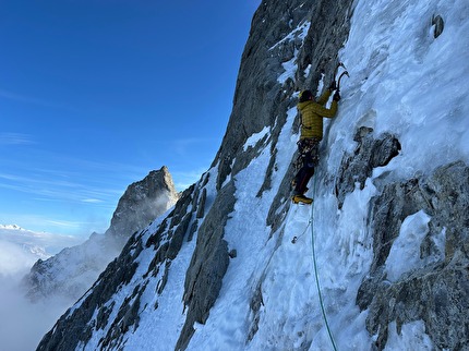 'Bianco Invisibile' alla Brèche dell’Aiguille Blanche de Peuterey per François Cazzanelli e Giuseppe Vidoni