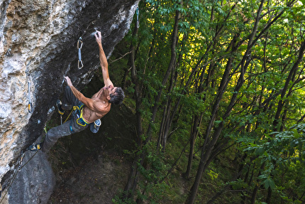 Pietro Bassotto - Pietro Bassotto climbing  'La cura' (8b+) at Gravere