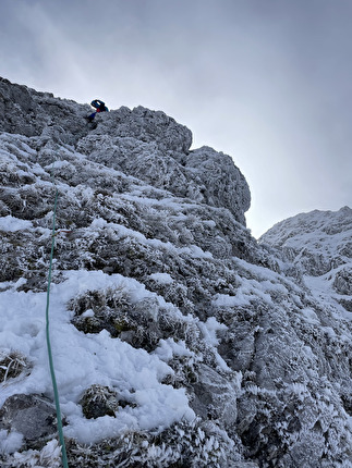 Monte Gallinola, Monti del Matese, Appennino Centrale, Agnese Flavi, Riccardo Quaranta - Sul secondo tiro di 'Remember Tomorrow', Monte Gallinola, Monti del Matese, Appennino Centrale (Agnese Flavi, Riccardo Quaranta 3/3/2025)