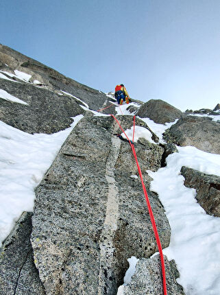 Cima Busazza, Presanella, Emanuele Andreozzi, Stefano Falezza - La probabile prima invernale della 'Via Dell’Eva-Taddei' sulla parete nord della Cima Busazza (Emanuele Andreozzi, Stefano Falezza 07/03/2025)