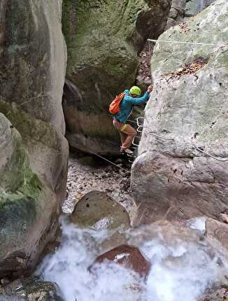 Via Ferrata Rio Sallagoni, inaugurata in Garda Trentino la seconda sezione al Castello di Drena