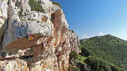 Sardegna arrampicata, Pietra di Luna - Sardegna arrampicata: Maurizio Oviglia (Furtei)