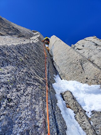 Pyramide du Tacul, Mont Blanc, Niccolò Bruni, Giovanni Ravizza, Michele Tixi - The first ascent of 'Ussha' on Pyramide du Tacul, Mont Blanc (Niccolò Bruni, Giovanni Ravizza, Michele Tixi 18/03/2025)