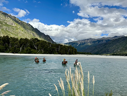 El Cohete, Rio Turbio IV, Patagonia, Argentina, Julia Cassou, Rocío Rodríguez Guiñazú, Fay Manners, Caroline North, Belén Prados - Rio Turbio IV (Patagonia): river crossings prior to the first ascent of 'Apollo 13' su El Cohete