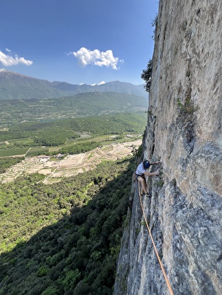 Transatlantico, Valle del Sarca - Matteo Pavana on the easy second pitch of 'Il sole e la luna', Transatlantico, Valle del Sarca Transatlantico, Valle del Sarca - Matteo Pavana on the easy second pitch of 'Il sole e la luna', Transatlantico, Valle del Sarca