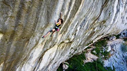 Laura Rogora realizza il primo 8c+ a-vista femminile, 'Ultimate Sacrifice' alle Gorges du Loup
