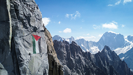 Bandiera palestinese sui Drus per denunciare il genocidio a Gaza