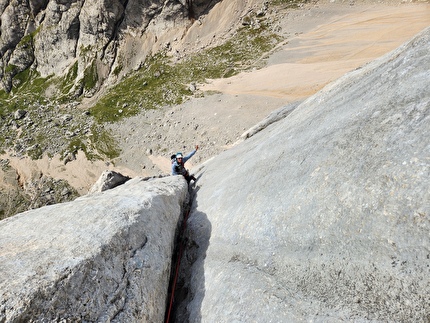 Marmolada Dolomites, South 6, Aurélia Lanoë, Silvia Loreggian - Climbing 'Tempi Moderni' on Marmolada, Dolomites (Aurélia Lanoë, Silvia Loreggian 08/2025) Marmolada Dolomites, South 6, Aurélia Lanoë, Silvia Loreggian - Climbing 'Tempi Moderni' on Marmolada, Dolomites (Aurélia Lanoë, Silvia Loreggian 08/2025)