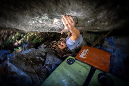 Pietro Vidi chiude Permanent Midnight low (8C+) a Fionnay