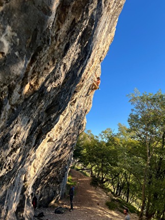 Val Rosandra - Alberto Giassi climbing 'Donna del sud' (8a), sector Vergini, Val Rosandra Val Rosandra - Alberto Giassi climbing 'Donna del sud' (8a), sector Vergini, Val Rosandra