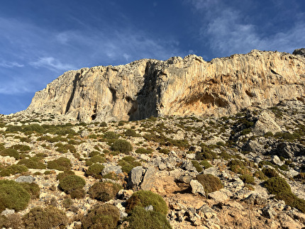 Grande Grotta Kalymnos - The crags Afternoon, Grande Grotta and Panorama at Kalymnos Grande Grotta Kalymnos - The crags Afternoon, Grande Grotta and Panorama at Kalymnos