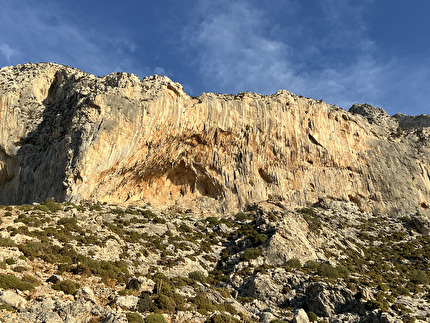 Grande Grotta Kalymnos - The crags Grande Grotta and Panorama at Kalymnos Grande Grotta Kalymnos - The crags Grande Grotta and Panorama at Kalymnos