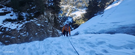 Ponte delle Vacche, Alpi Orobie, Eraldo Meraldi, Augusto Rossi - La salita di 'Cascata Lunga', Ponte delle Vacche, Alpi Orobie (Eraldo Meraldi, Augusto Rossi) Ponte delle Vacche, Alpi Orobie, Eraldo Meraldi, Augusto Rossi - La salita di 'Cascata Lunga', Ponte delle Vacche, Alpi Orobie (Eraldo Meraldi, Augusto Rossi)