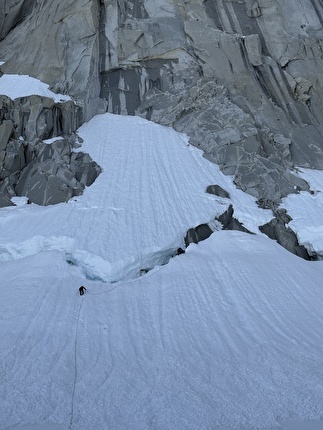 Fitz Roy Patagonia BASE jump, Boris Egorov, Konstantin Jäämurd, Vladimir Murzaev - Climbing 'Royal Flush' prior to the first BASE jump off Fitz Roy (Cerro Chaltén) in Patagonia (Boris Egorov, Konstantin Jäämurd, Vladimir Murzaev 07/01/2026) Fitz Roy Patagonia BASE jump, Boris Egorov, Konstantin Jäämurd, Vladimir Murzaev - Climbing 'Royal Flush' prior to the first BASE jump off Fitz Roy (Cerro Chaltén) in Patagonia (Boris Egorov, Konstantin Jäämurd, Vladimir Murzaev 07/01/2026)