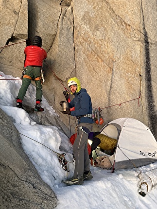 Fitz Roy Patagonia BASE jump, Boris Egorov, Konstantin Jäämurd, Vladimir Murzaev - Climbing 'Royal Flush' prior to the first BASE jump off Fitz Roy (Cerro Chaltén) in Patagonia (Boris Egorov, Konstantin Jäämurd, Vladimir Murzaev 07/01/2026) Fitz Roy Patagonia BASE jump, Boris Egorov, Konstantin Jäämurd, Vladimir Murzaev - Climbing 'Royal Flush' prior to the first BASE jump off Fitz Roy (Cerro Chaltén) in Patagonia (Boris Egorov, Konstantin Jäämurd, Vladimir Murzaev 07/01/2026)