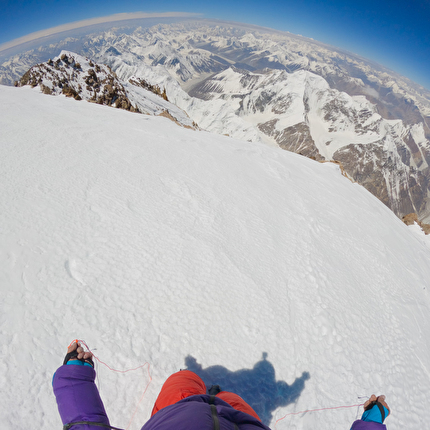 Benjamin Védrines K2 - Benjamin Védrines flying off the summit of K2 on 28/07/2024 after having climbed the second highest mountain in the world in 11 hours Benjamin Védrines K2 - Benjamin Védrines flying off the summit of K2 on 28/07/2024 after having climbed the second highest mountain in the world in 11 hours