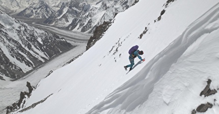 Benjamin Védrines K2 - Benjamin Védrines flying off the summit of K2 on 28/07/2024 after having climbed the second highest mountain in the world in 11 hours Benjamin Védrines K2 - Benjamin Védrines flying off the summit of K2 on 28/07/2024 after having climbed the second highest mountain in the world in 11 hours