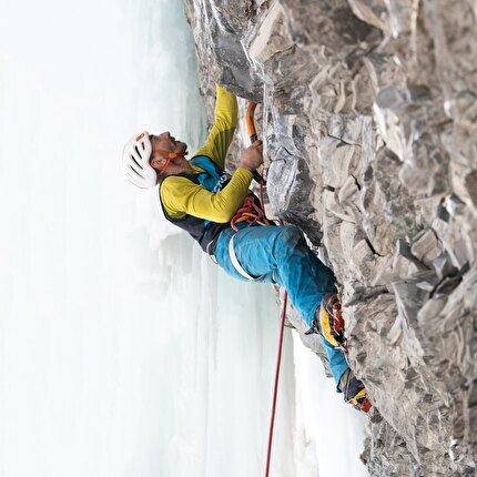 Festiglace HDry - HDry takes part in the Festiglace ice climbing meeting in Canada Festiglace HDry - HDry takes part in the Festiglace ice climbing meeting in Canada