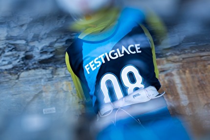 Festiglace HDry - HDry takes part in the Festiglace ice climbing meeting in Canada Festiglace HDry - HDry takes part in the Festiglace ice climbing meeting in Canada