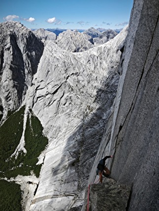 Cochamó valley Chile, Cerro Walwalun, Mirco Grasso, Jernej Kruder - Making the first ascent of 'Tarock' on Cerro Walwalün in Cochamó valley, Chile (Mirco Grasso, Jernej Kruder 02/2026) Cochamó valley Chile, Cerro Walwalun, Mirco Grasso, Jernej Kruder - Making the first ascent of 'Tarock' on Cerro Walwalün in Cochamó valley, Chile (Mirco Grasso, Jernej Kruder 02/2026)