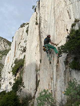 Sardinia climbing, Torrioni di Masua - Italian mountain guide Marco Bigatti rebolting the Torrioni di Masua in Sardinia Sardinia climbing, Torrioni di Masua - Italian mountain guide Marco Bigatti rebolting the Torrioni di Masua in Sardinia