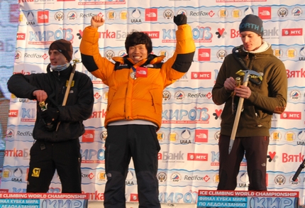Park Hee Yong and Maria Tolokonina win the Ice Climbing World Cup 2013