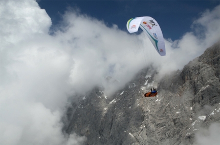 Red Bull X-Alps 2013: Swiss machine storms ahead