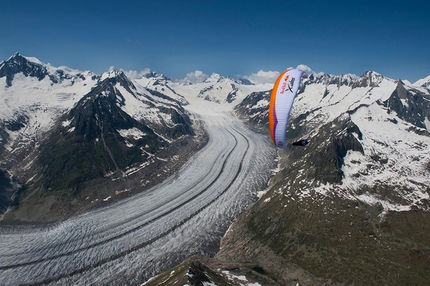 Red Bull X-Alps 2013 - Lo svizzero Cristian Maurer durante il Red Bull X-Alps 2013