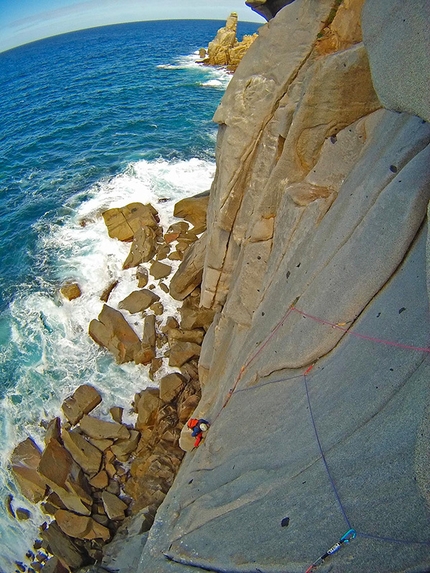 Climbing in Sardinia: October update by Maurizio Oviglia