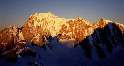 Mont Blanc, six alpinists perish on Aiguille d'Argentiere