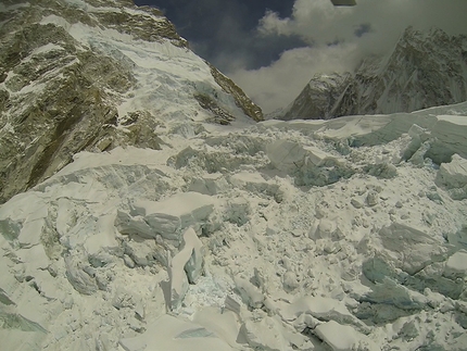 Mount Everest - The place of the avalanche in the Everest Icefall. The photo was taken by Simone Moro in 2012.