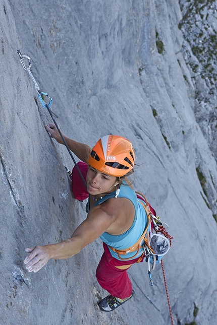 Nina Caprez, Marc Le Menestrel, Hannibals Alptraum, Rätikon - Nina Caprez ripete Hannibals Alptraum insieme a Marc Le Menestrel, la difficile via aperta nel 1986 da Martin Scheel e Robert Bösch in Rätikon.