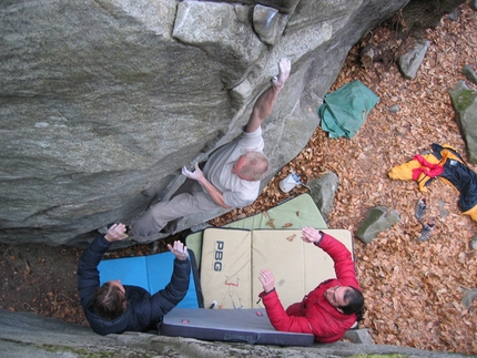 Valle Verzasca bouldering restrictions