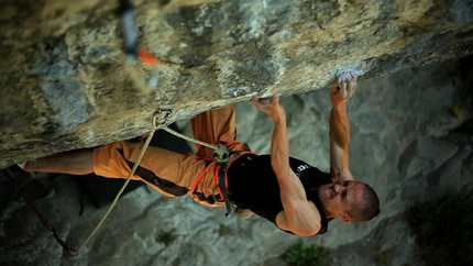 Steve McClure climbs Hubble, Pete Robins Liquid Ambar