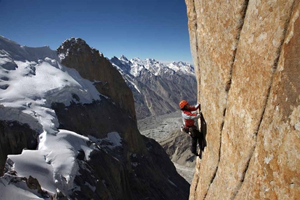 Eternal Flame, Nameless Tower, la libera dei fratelli Huber sui Trango Tower