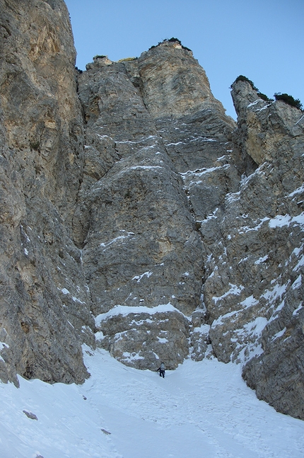 Grande artista spaziale, nuova via di misto sul Sasso delle Molesse, Piccole Dolomiti