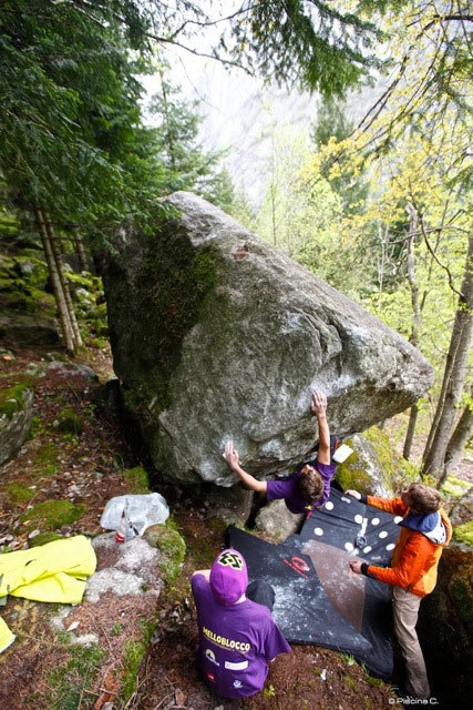 Melloblocco 2011 - the bouldering game in Val Masino