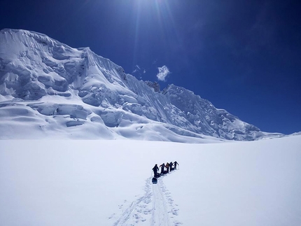 Zabardast trailer: mountaineering and freeride in the heart of the Karakorum