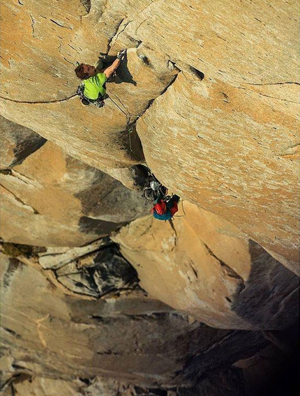 Adam Ondra Salathé Wall, El Capitan - Adam Ondra tenta a-vista la Salathé Wall, El Capitan, Yosemite. Assicurato da Nicolas Favresse, qui è sul tiro chiave, la Headwall, dove è caduto due volte
