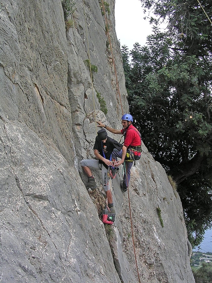 Sardegna arrampicata, Baunei, Campo dei Miracoli - Campo dei Miracoli a Baunei: Rock Day 2005 Chiodatura Ichnusa