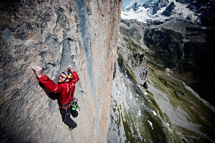 Zahir 8b+ on the Wendenstöcke repeated by Iker and Eneko Pou