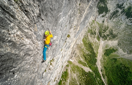 Martin Feistl - Martin Feistl climbing pitch 9 while making the rope-solo, ground-up first ascent of Flugmeilengenerator up Schwarze Wand in the Wetterstein massif in Germany’s Zugspitze region.